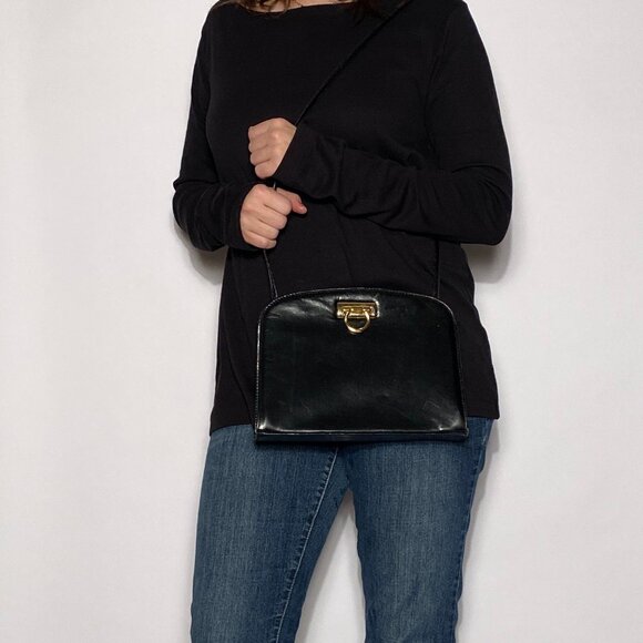 Vintage 1980s Patent Leather Crossbody or Shoulder Boxy Bag GOLD Hardware - Picture 7 of 7